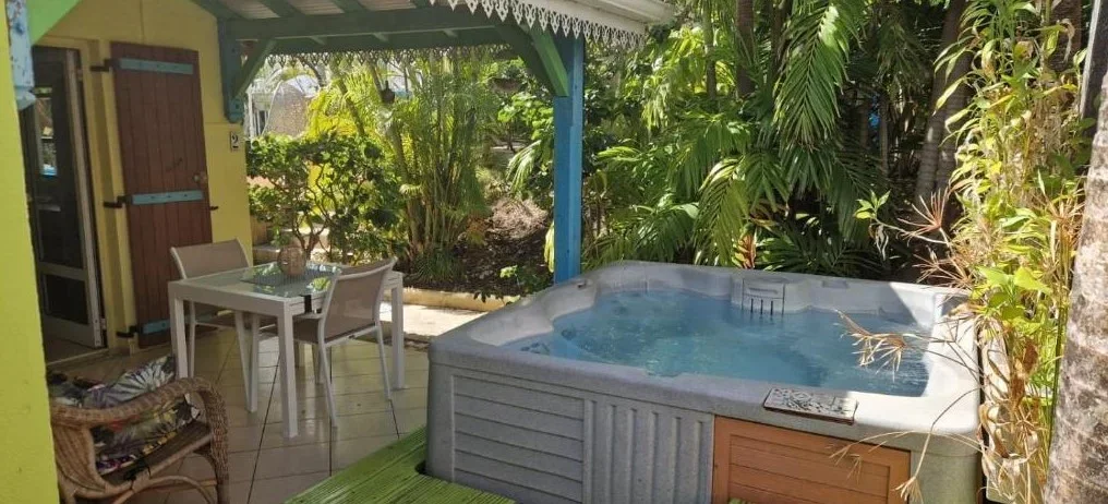 Bungalow Le Flibustier - Location de gites pour 2 personnes à Sainte-Anne (Guadeloupe)